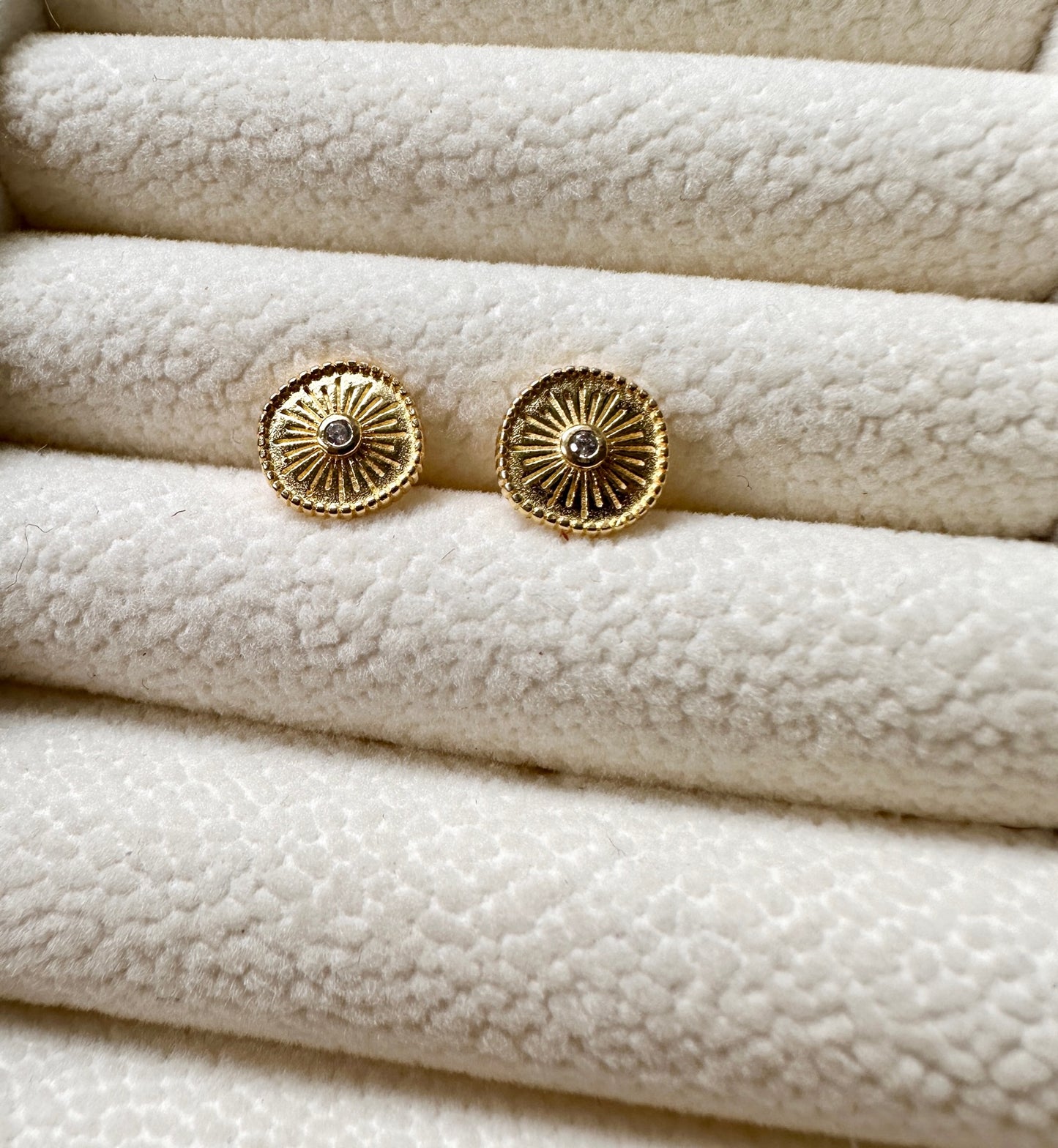 Starburst studs
