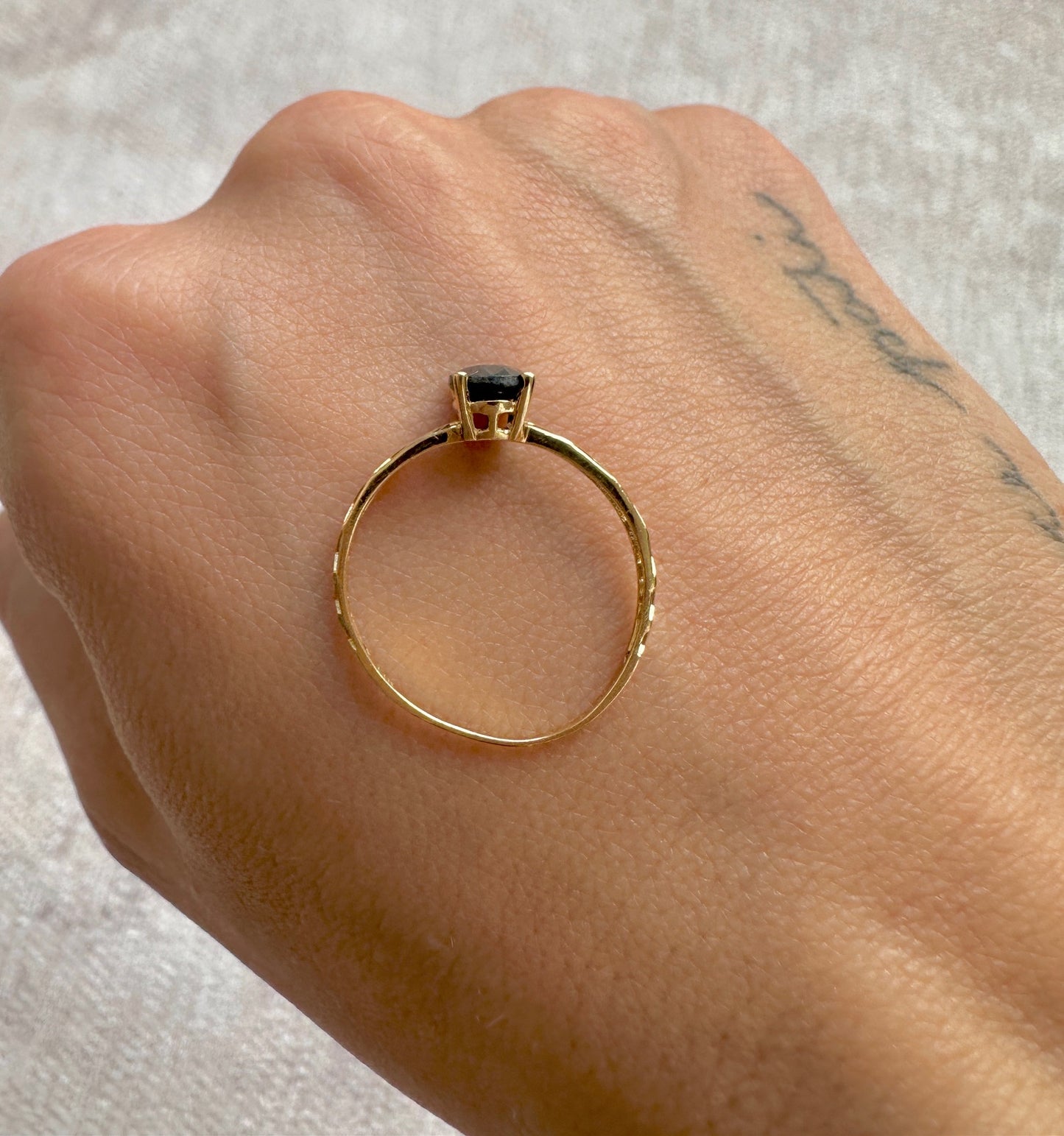 Vintage 14k gold and onyx ring
