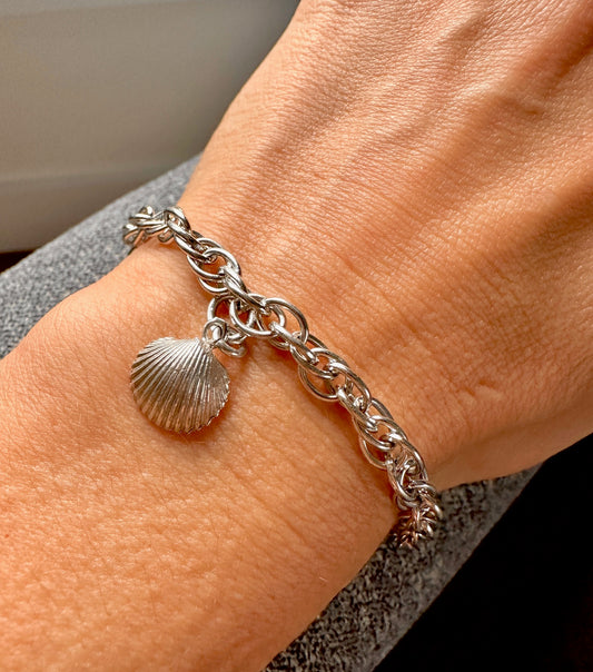 Sterling Silver rope chain bracelet with shell charm